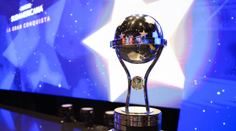 Troféu da Copa Sul-Americana; brasileiros na disputa