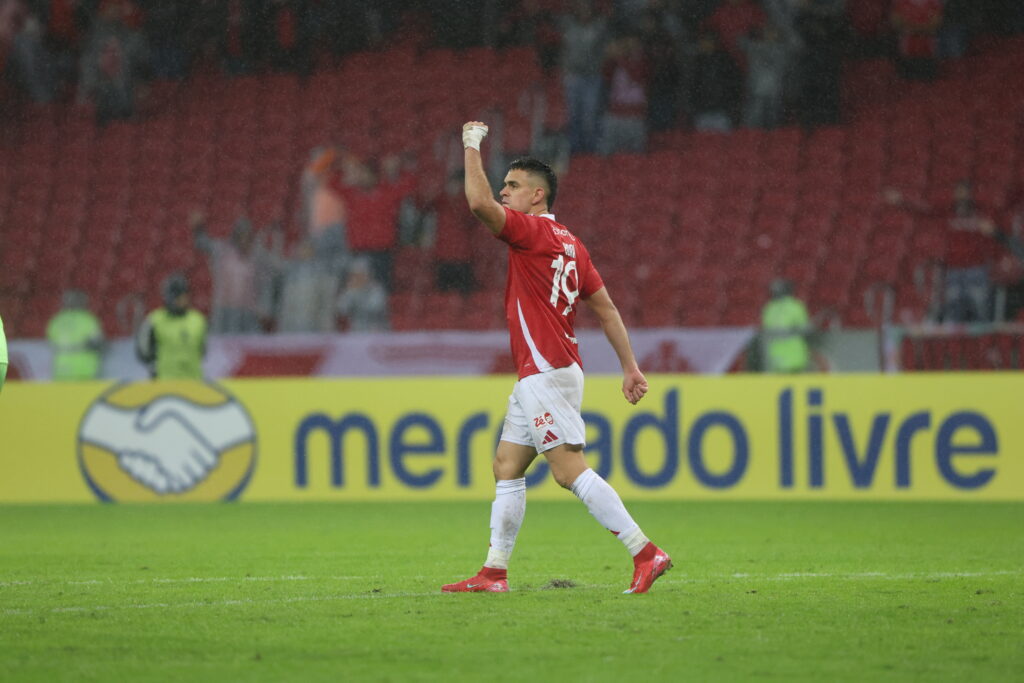 Rafael Borré marcou o gol da classificação do Inter às oitavas da Libertadores