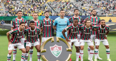 Time titular do Fluminense posa para foto em estreia contra o Borussia Dortmund na Copa do Mundo de Clubes da FIFA