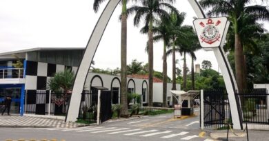 Imagem da entrada principal do Parque São Jorge, sede social e administrativa do Corinthians, na Zona Leste de São Paulo