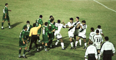 Derbi das 100 faltas entre Ponte Preta e Guarani, pelo Campeonato Brasileiro, em 1999