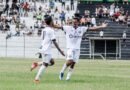 Lateral-Esquerdo Eduardo, do Central, comemora gol marcado pela equipe na Série D 2025