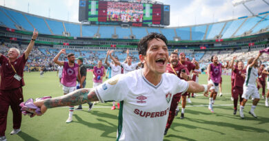 Atacante German Cano, do Fluminense, vibra após vitória sobre a Inter de Milão no mundial de Clubes