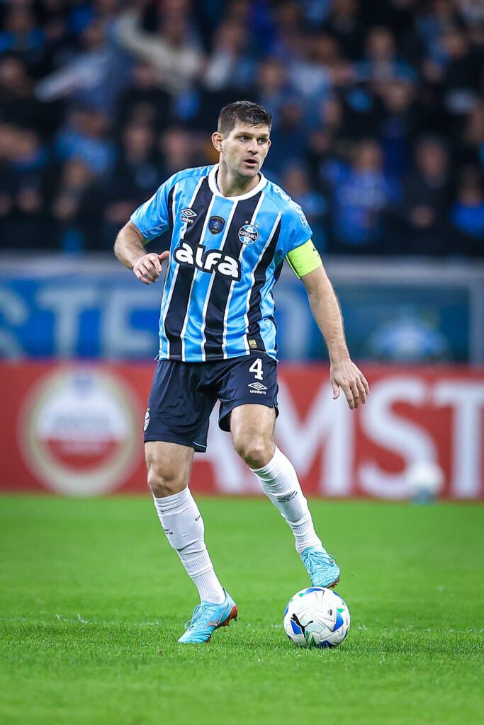 Zagueiro Kannemann em ação pelo Grêmio na Sul-Americana