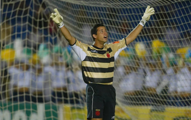 Ascensão no futebol brasileiro: Fábio chegou ao Vasco no ano 2000 e suas boas atuações renderam as primeiras convocações à Seleção Brasileira