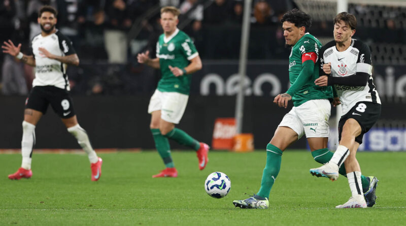 Corinthians x Palmeiras em campo pelas oitavas de final da Copa do Brasil 2025