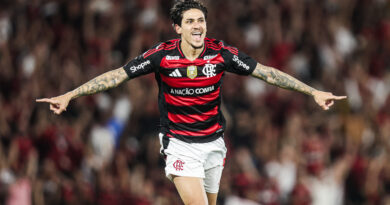 Pedro, do Flamengo, fez três gols em uma das maiores goleadas da história do Brasileirão