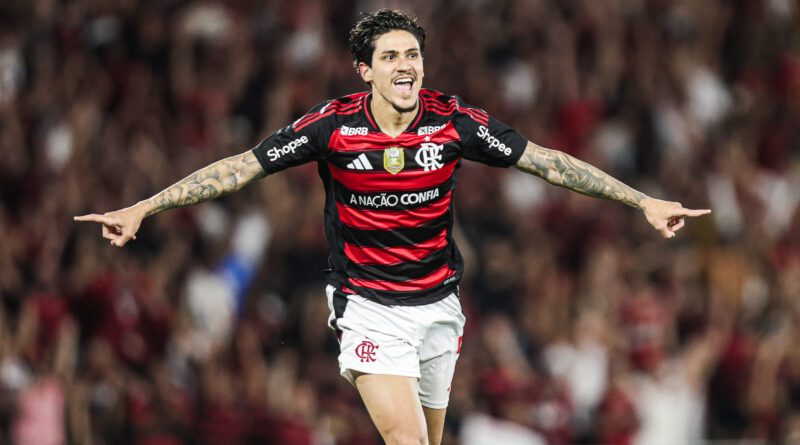 Pedro, do Flamengo, fez três gols em uma das maiores goleadas da história do Brasileirão