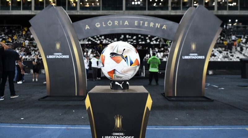Placa da Conmebol com logo da Copa Libertadores da América