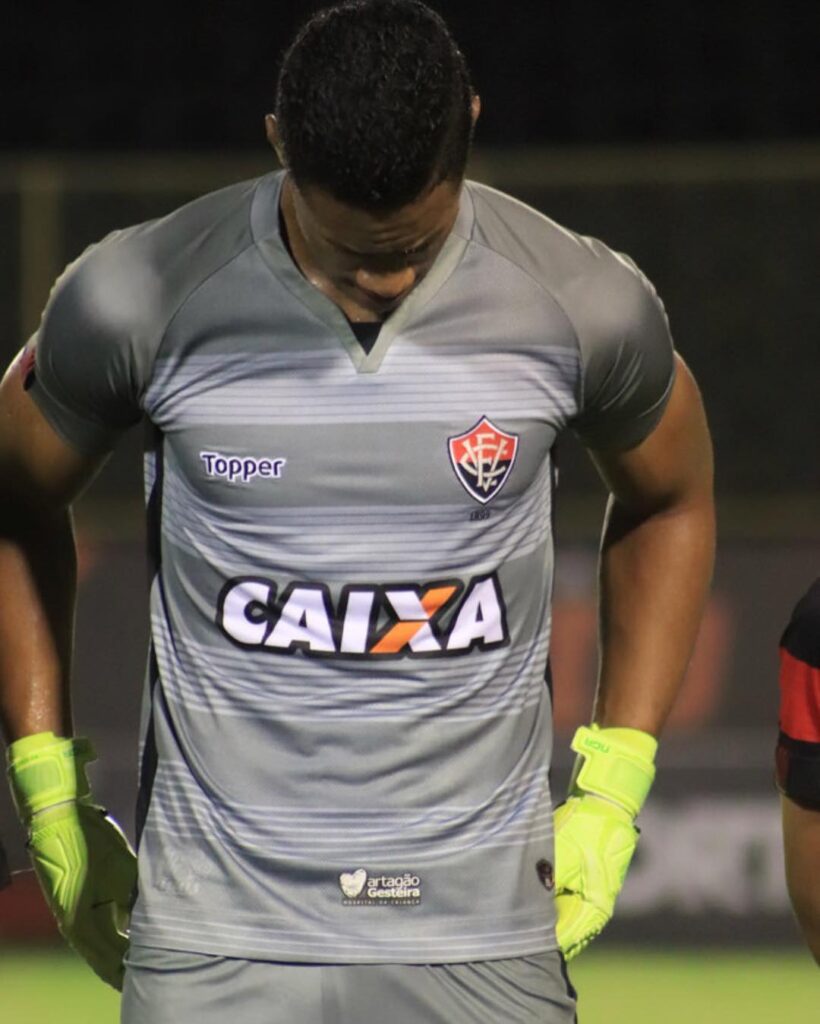 Goleiro mais alto do mundo, Diego Washington se profissionalizou no Vitória