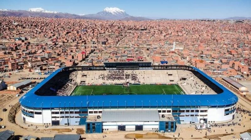 Estádio de El Alto tem mais de 4 mil metros de altitude e foi palco de Bolívia x Brasil, pelas Eliminatórias. Arena já registrou morte de árbitro durante partida