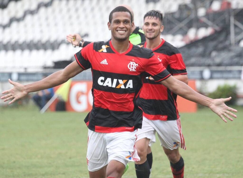 Daniel comemora gol em jogo do Sub-20 do Flamengo