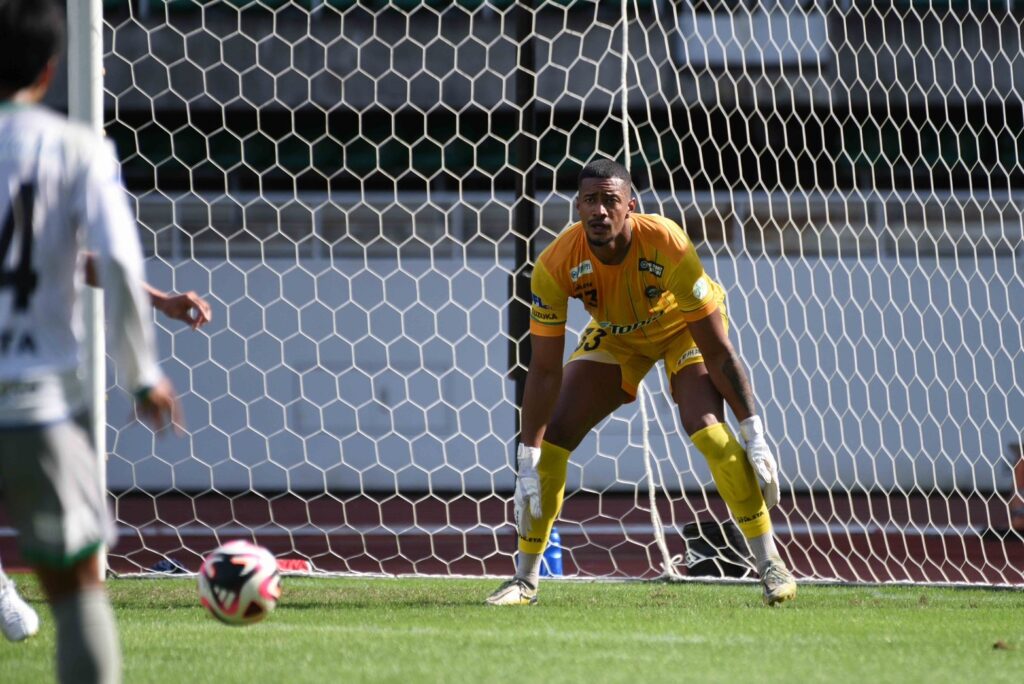 Diego Washington é o goleiro mais alto do mundo, com 2,08m de altura
