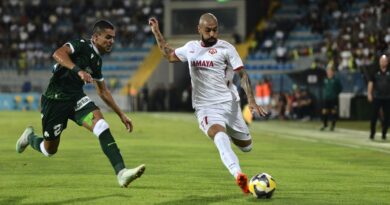 Lateral-esquerdo Bruno Franco atingiu a marca de 100 jogos na Europa