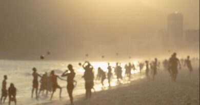 Premiado documentário Bola Pro Alto conta a história da altinha e estreia em dezembro no streaming e TV por assinatura