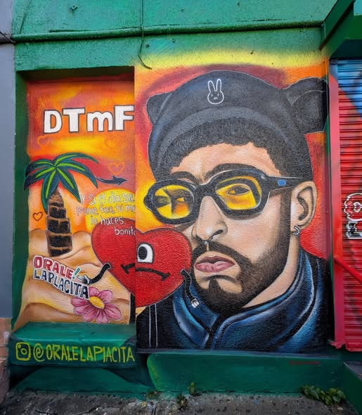 Idolatria dos porto-riquenhos por Bad Bunny está estampada nas ruas de San juan, capital de Porto Rico (Foto: Redes Sociais)