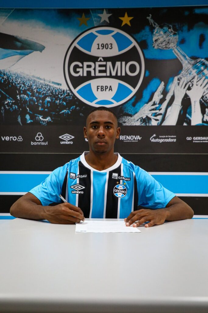 Lateral Filipe Dahora atuou no Grêmio 