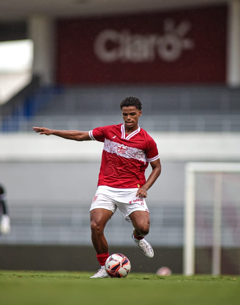 Volante Ávila em ação pelo CRB (Foto: Izidorio Fotografia)
