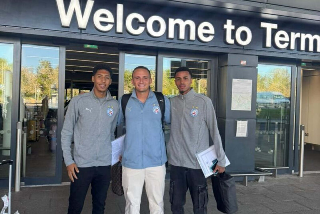 Dupla da base do Bahia embarca para intercâmbio no Manchester City
