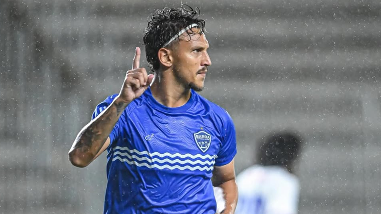 Atacante Warley marcou o primeiro gol do Barra na história da Série C