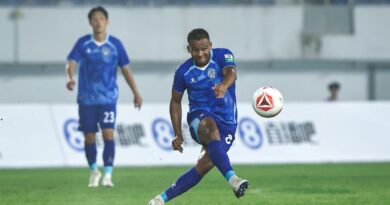 Volante Gabriel Bispo em ação pelo Foshan Nanshi, da China