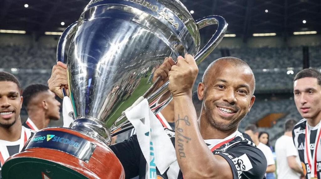 Mariano, campeão brasileiro por Atlético-MG e Fluminense, anuncia aposentadoria