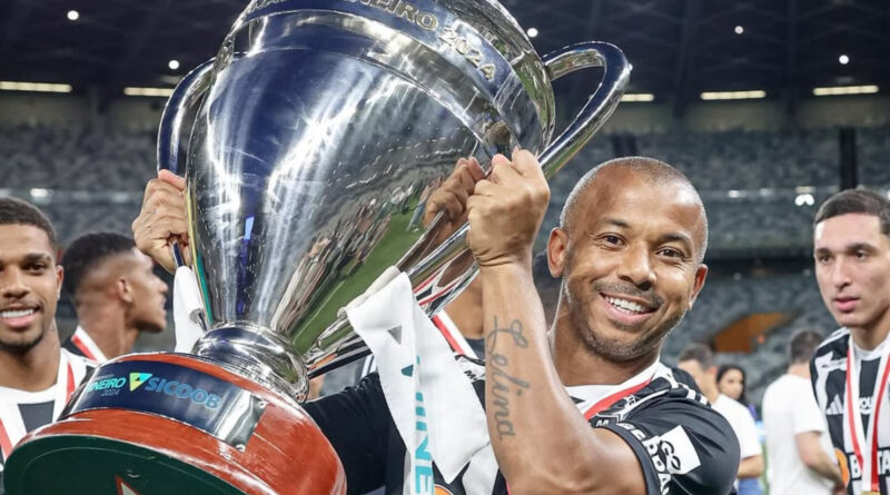 Mariano, campeão brasileiro por Atlético-MG e Fluminense, anuncia aposentadoria