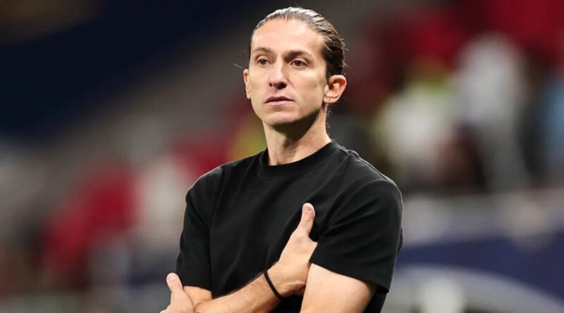 Filipe Luís no Chelsea: jornal The Telegraph coloca treinador na mira dos Blues