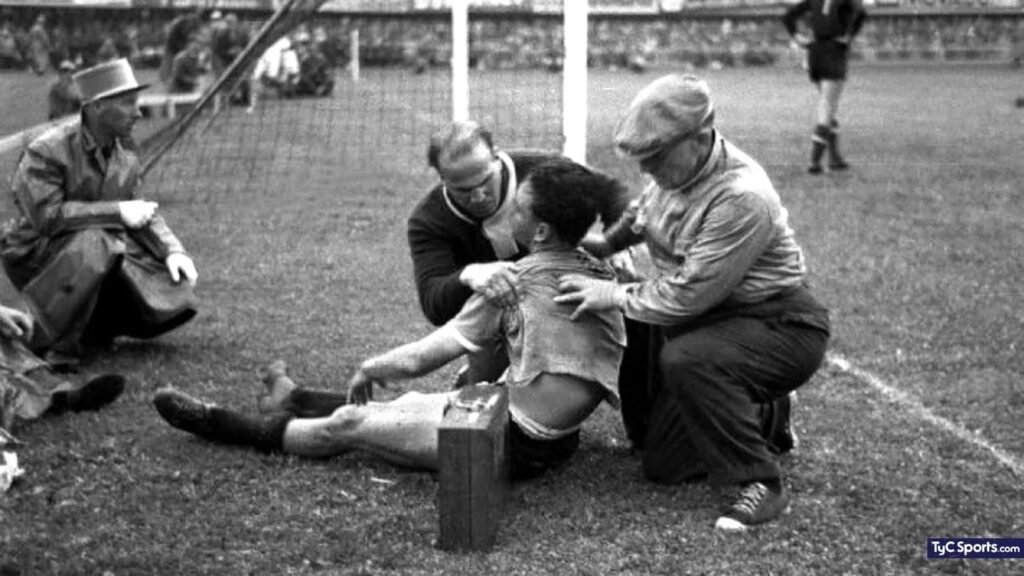 Juan Hohberg, o jogador uruguaio que morreu em campo durante semifinal da Copa do Mundo de 1954, mas foi reanimado e voltou a jogar