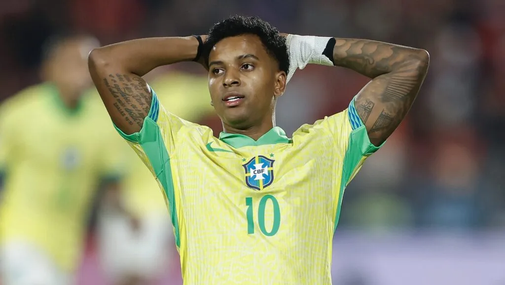 Rodrygo é um dos jogadores cortados da Seleção antes da Copa (Foto: Rafael Ribeiro/CBF)