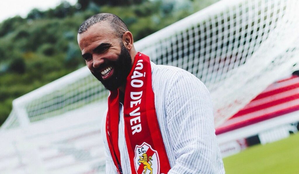 Sandro Raniere, volante ex-Inter e Seleção Brasileira, assume como treinador do São João de Ver, em Portugal
