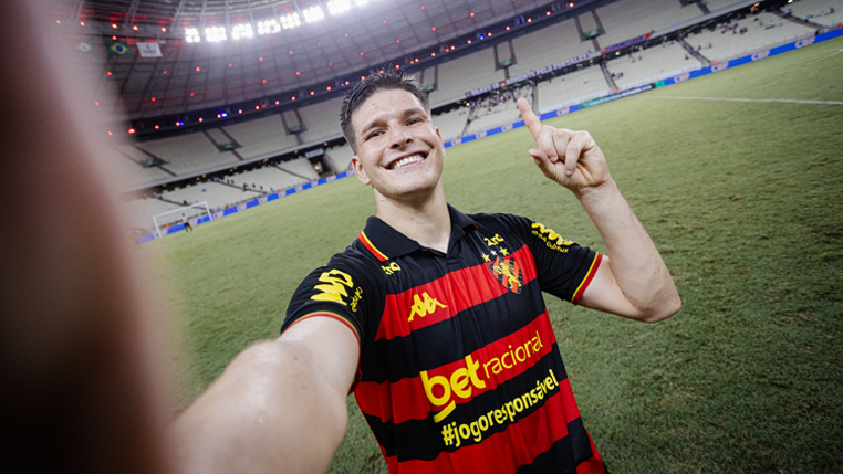 Perotti, atacante do Sport