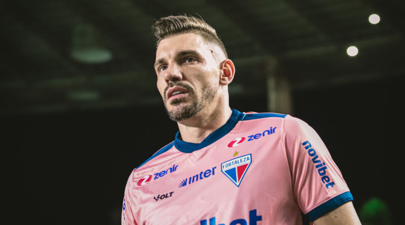 Goleiro João Ricardo, do Fortaleza