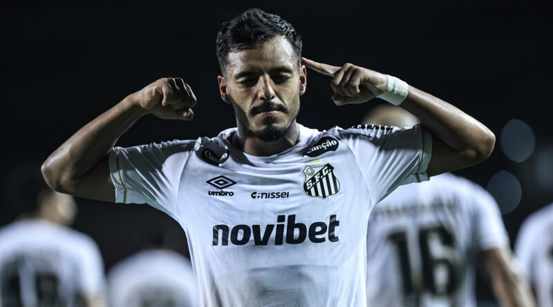 Gabriel Menino passa a atuar na lateral-direita do Santos mirando nova convocação da Seleção Brasileira e Copa do Mundo de 2030