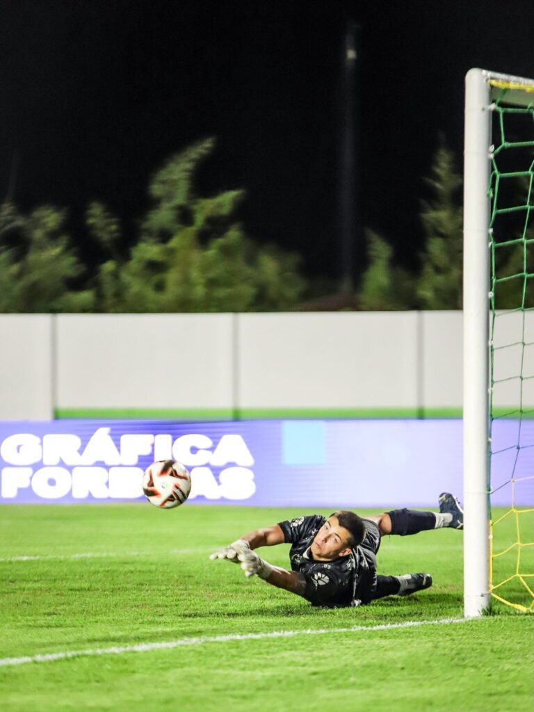 Goleiro Nicolas Sperry