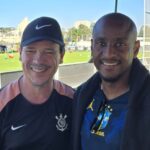 Em visita ao Brasil, treinador Rhulani Mokwena falou com com exclusividade ao Vai Pro Gol (Foto: Arquivo pessoal)