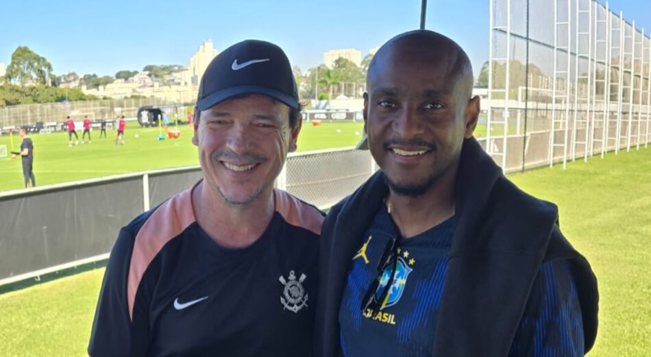 Em visita ao Brasil, treinador Rhulani Mokwena falou com com exclusividade ao Vai Pro Gol (Foto: Arquivo pessoal)