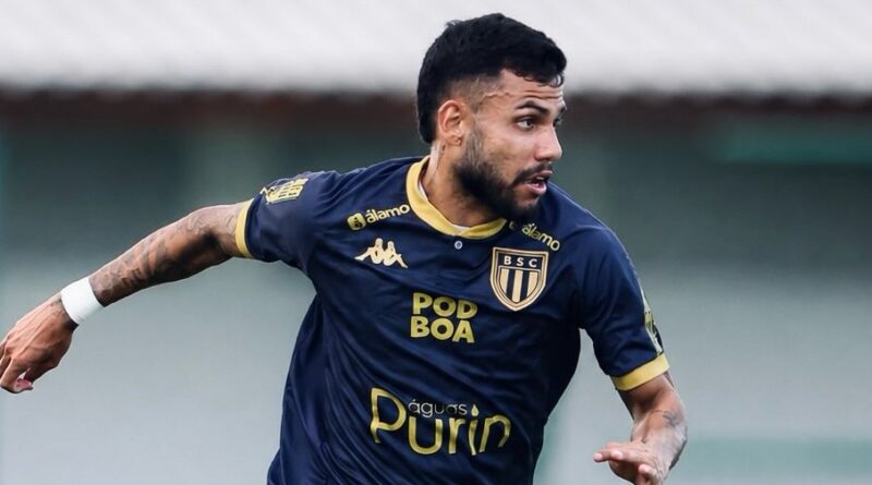 Matheus Rocha, lateral-direito do Boavista