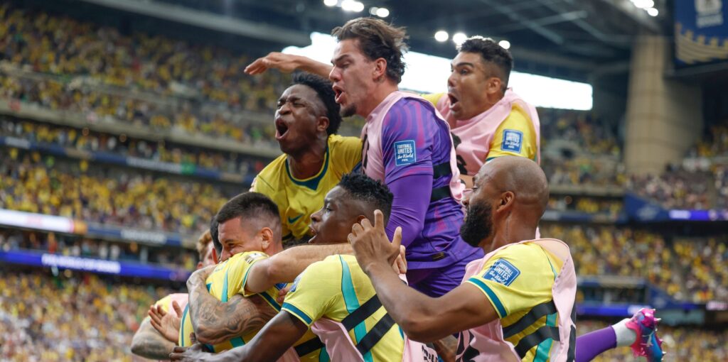 Brasil e Canadá são as duas seleções que melhor aproveitam a pausa para hidratação nesta Copa do Mundo