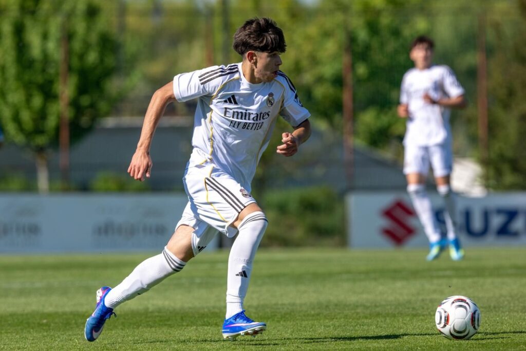 CBF monitora jovens jogadores da diáspora brasileira no futebol. Joia do Real Madrid, Bryan Bugarín é um deles