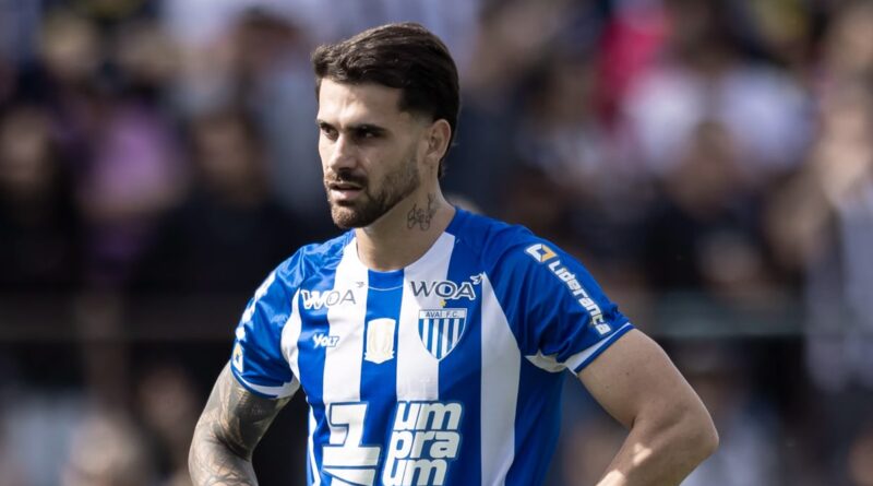 Felipe Vizeu, atacante do Avaí