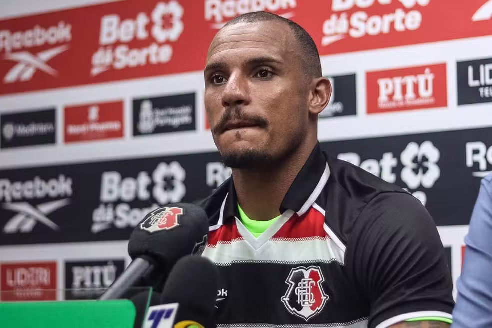 Arilson falou sobre sua estreia pelo Santa Cruz