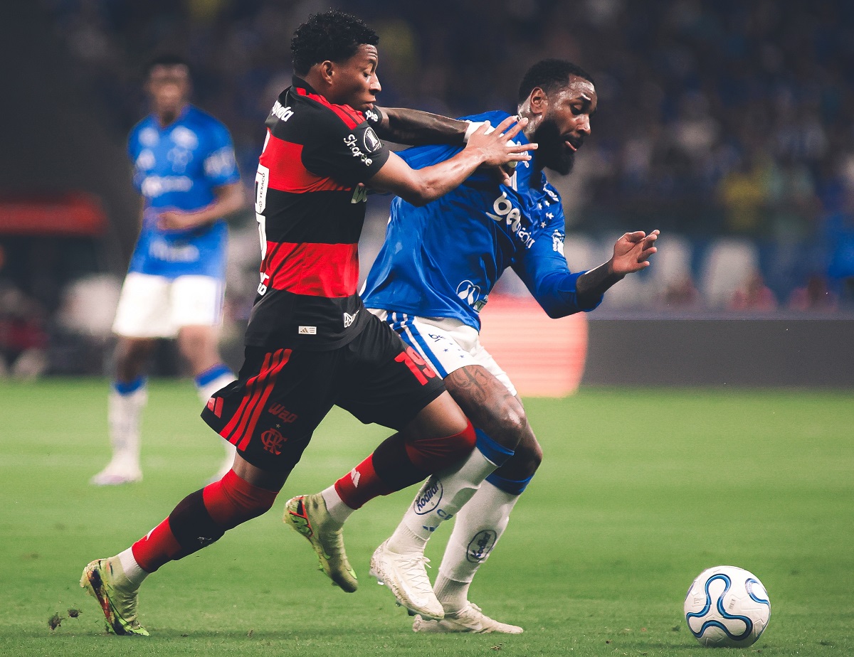 Clubes brasileiros lideram ranking gastos em contratações na Libertadores 2026