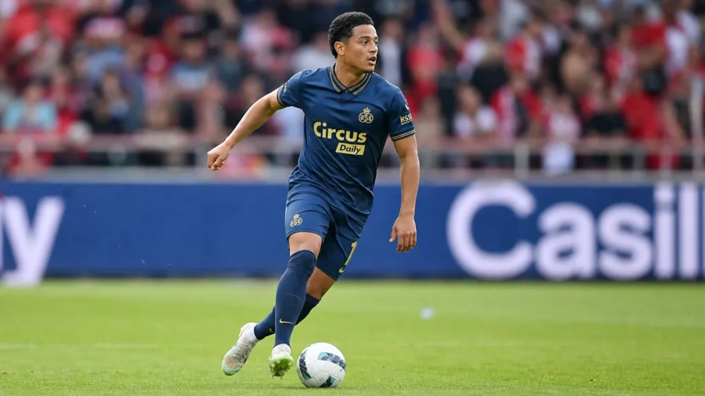 Equatoriano Anthony Valencia chega ao Flamengo para repor saída de Gonzalo Plata (Dofo: Divulgação/Royal Antwerp)