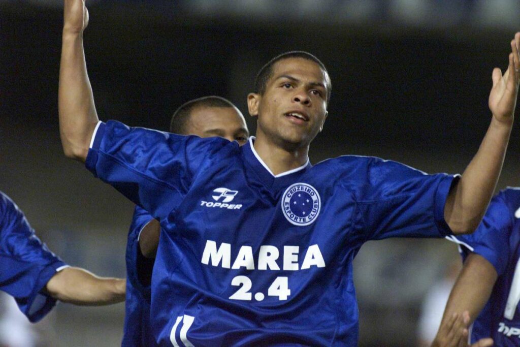 Geovanni está entre as maiores vendas da história do Cruzeiro