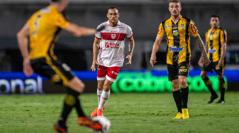 Pedro Castro, volante titular do CRB na Série B Do Campeonato Brasileiro