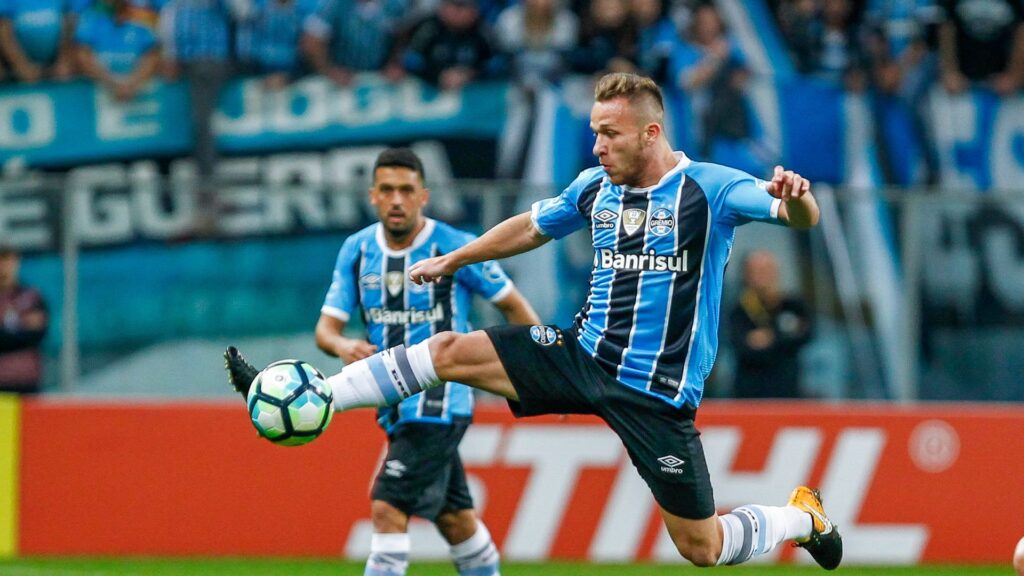 Volante Arthur está entre as maiores vendas da história do Grêmio
