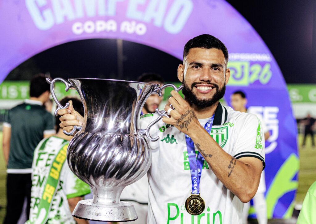 Lateral Matheus Rocha é campeão da Copa Rio 2026 pelo Boavista