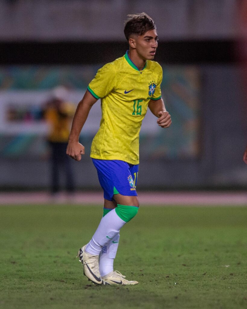Lateral-esquerdo Thiago Vaz, joia da categoria de base do Palmeiras e da Seleção Brasileira