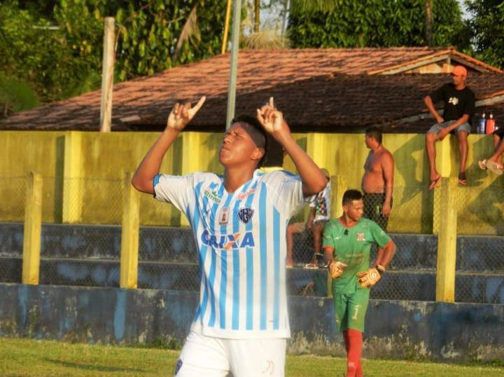 Neto Acará com a camisa do Paysandu, clube onde iniciou a carreira (Foto: Arquivo pessoal)
